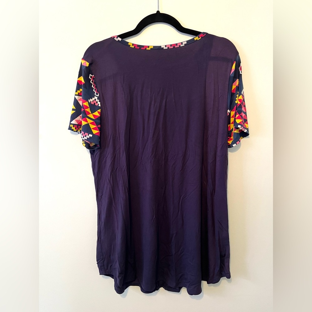 Womens 1X - loose fitting and lightweight top - Picture 2 of 3